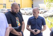 В Нижневартовске депутаты взяли под личный контроль ход капремонта и замены лифтов – результаты выездной проверки оказались неутешительными